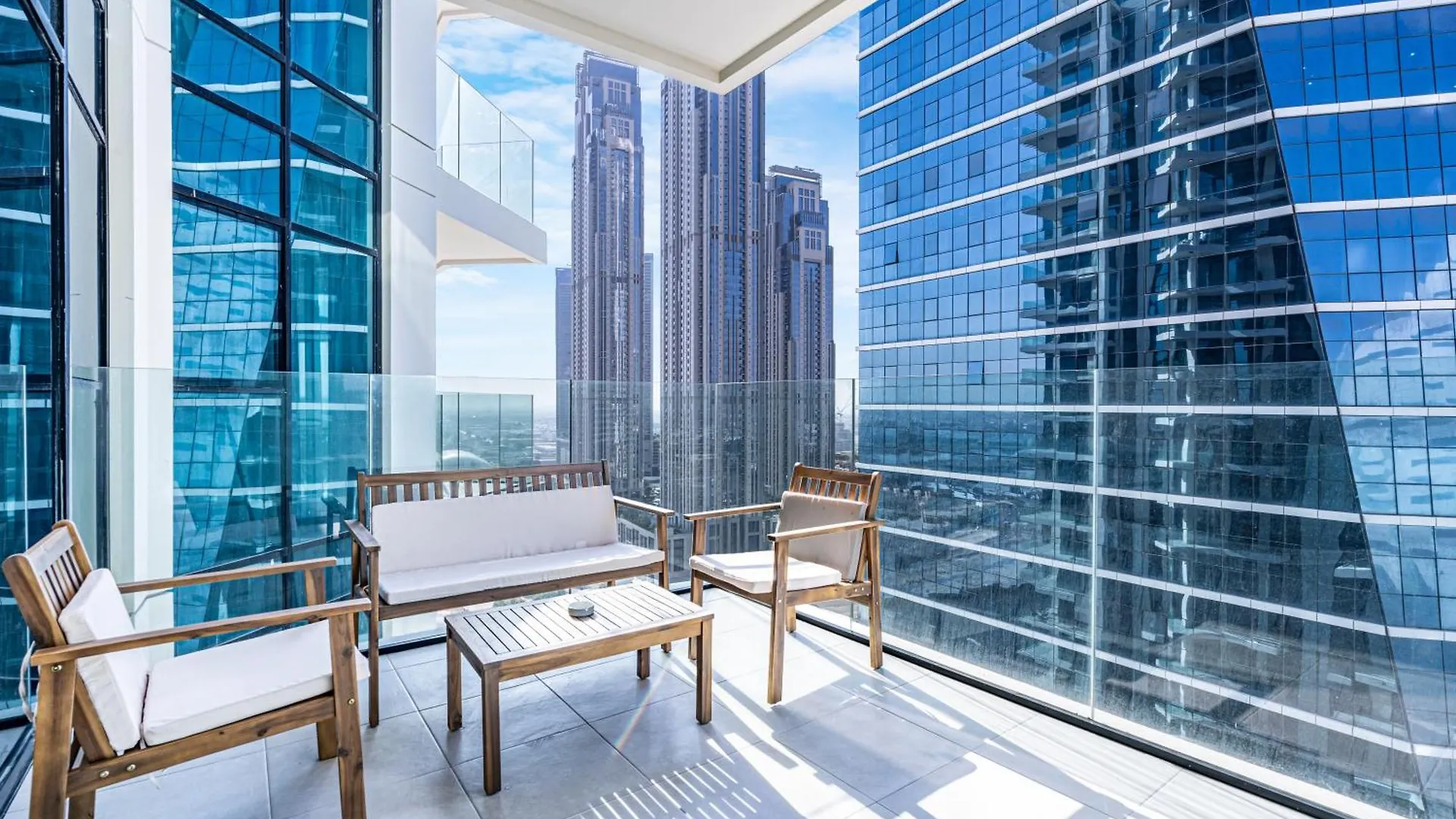 Apartment Elegantly Furnished Missoni Home With Canal Views Dubai United Arab Emirates