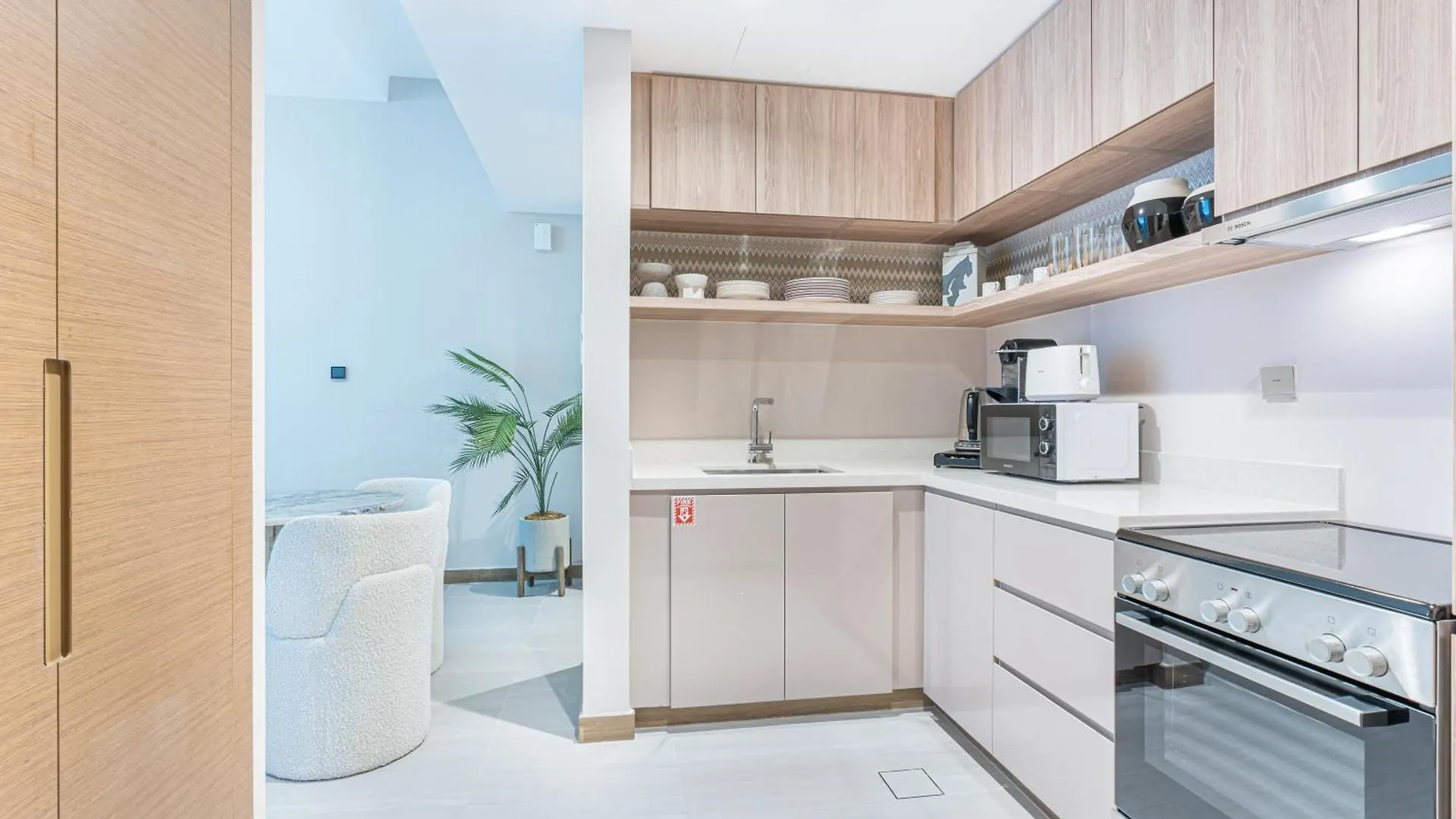 Elegantly Furnished Missoni Home With Canal Views Dubai United Arab Emirates